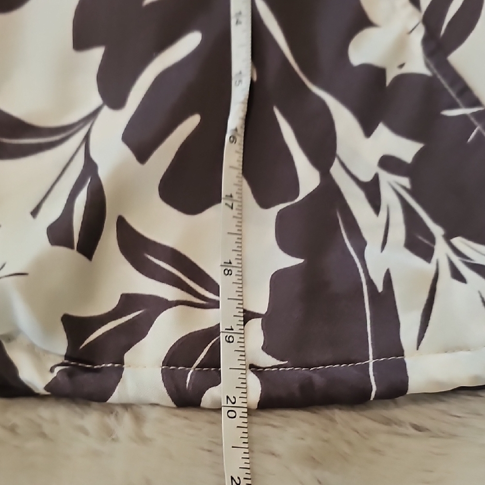 Floral Wrap Top - Black and White - Picture 11 of 11
